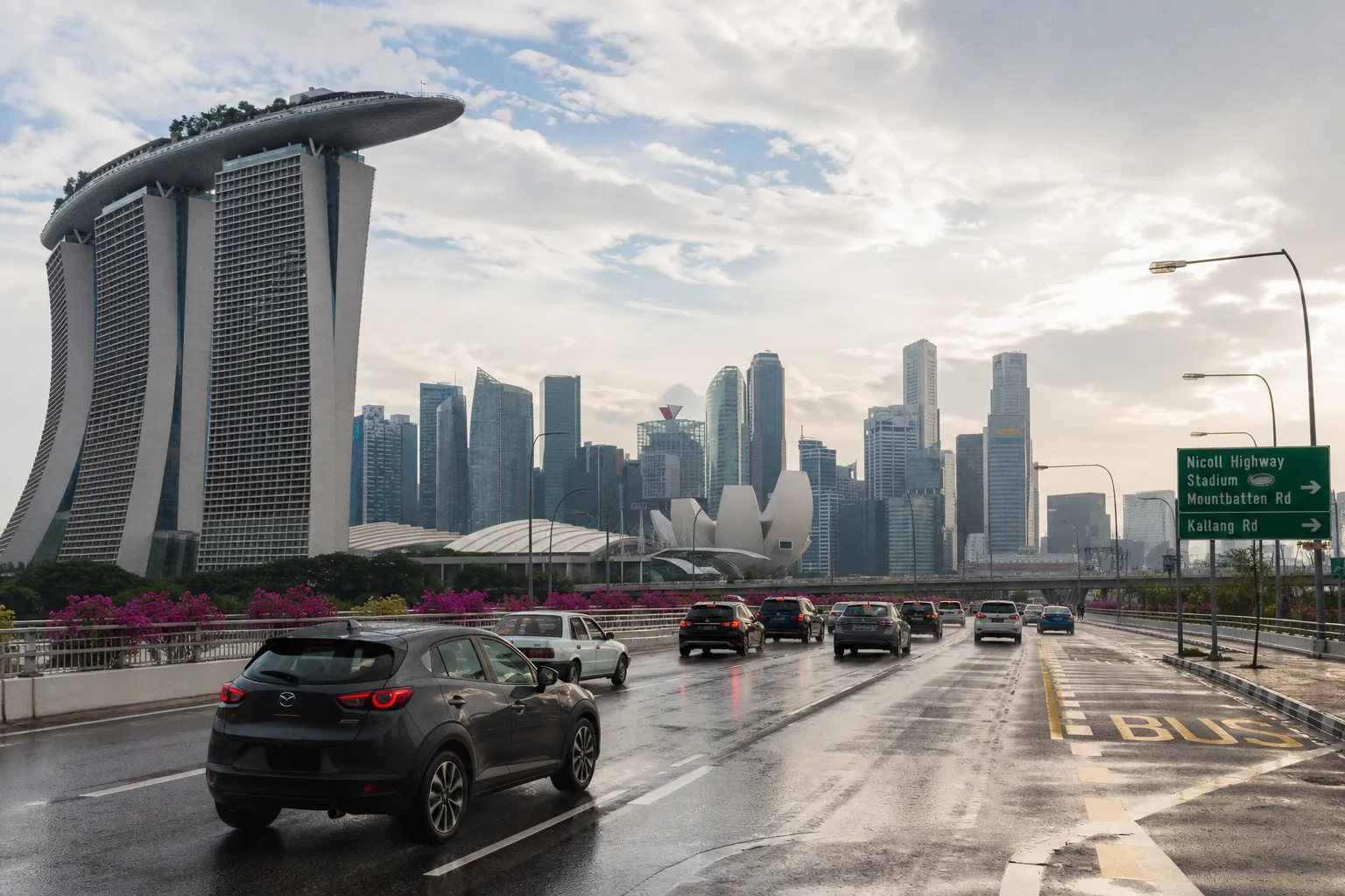 Alquiler de coches en Singapur: guía práctica de conducción