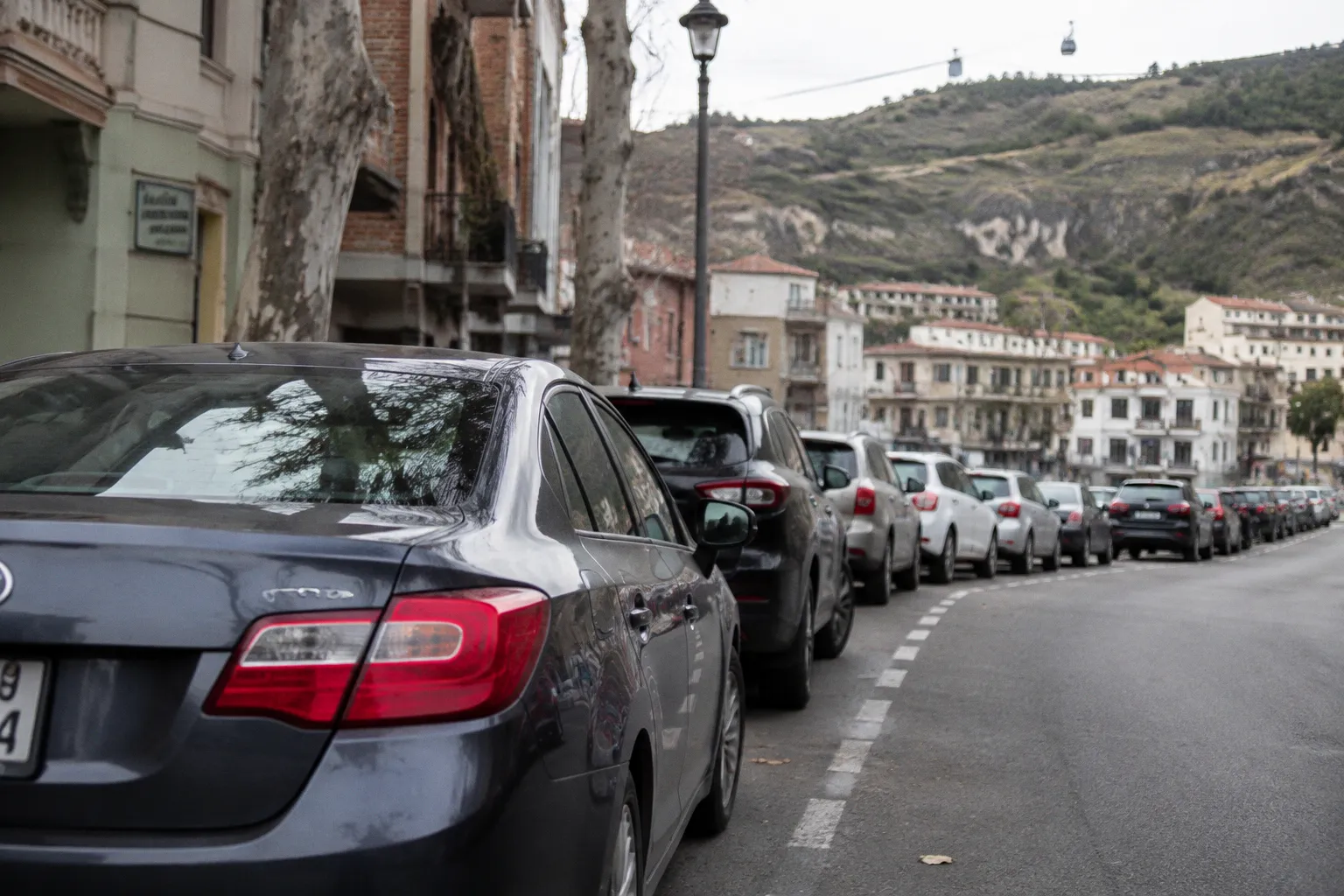 Alquiler de coches en Tiflis: guía práctica y recomendaciones